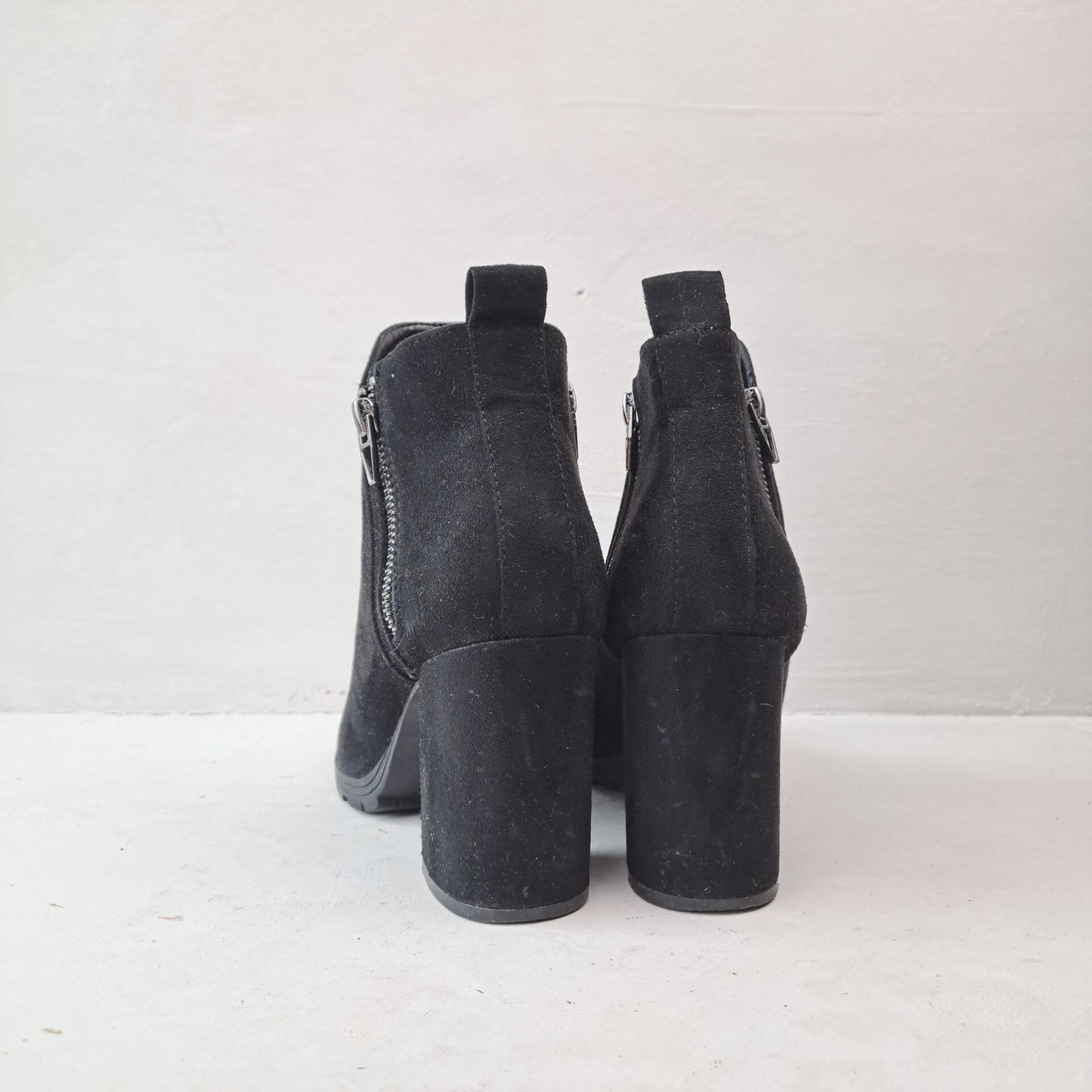 Naiste Mustad Poolsaapad Suurus 37