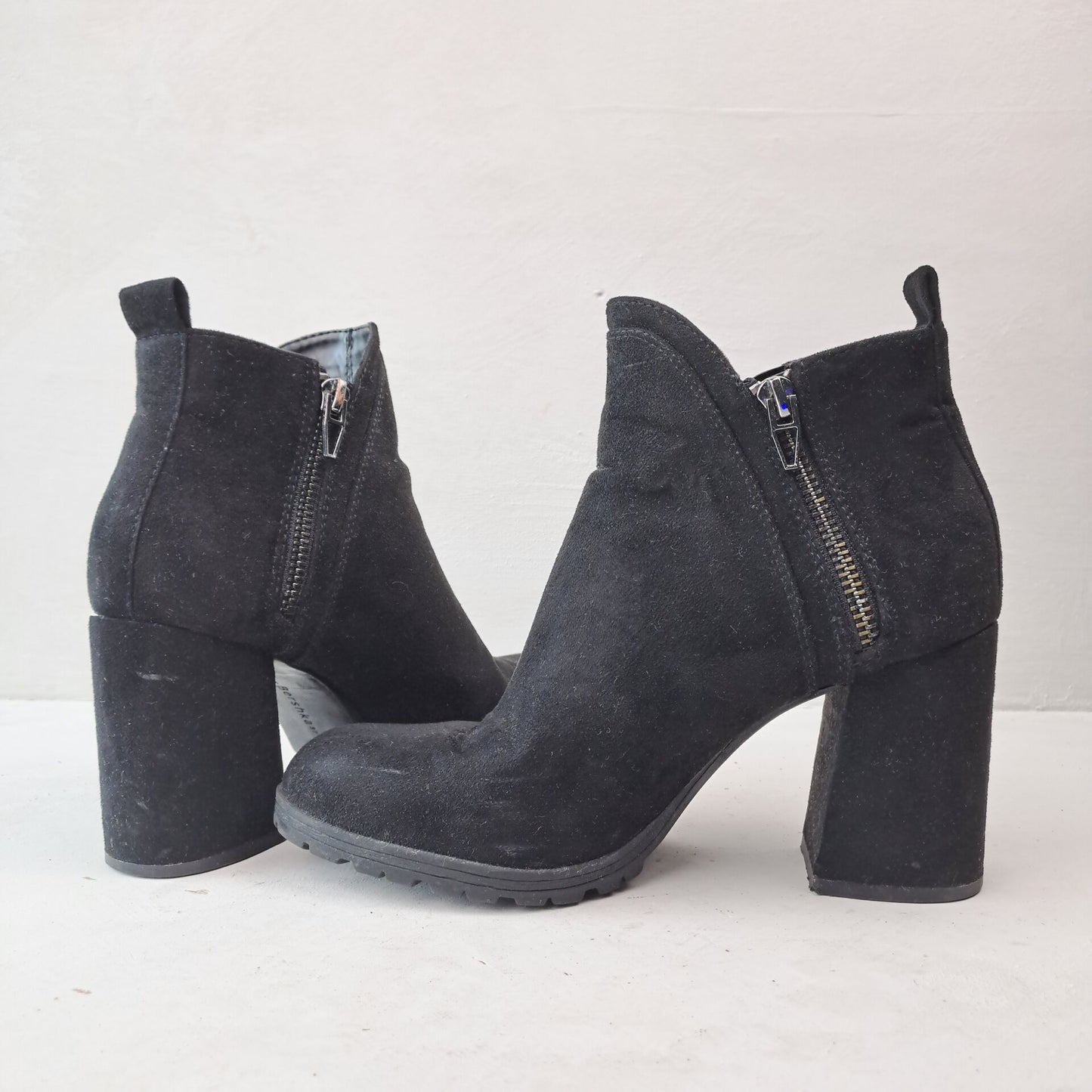 Naiste Mustad Poolsaapad Suurus 37