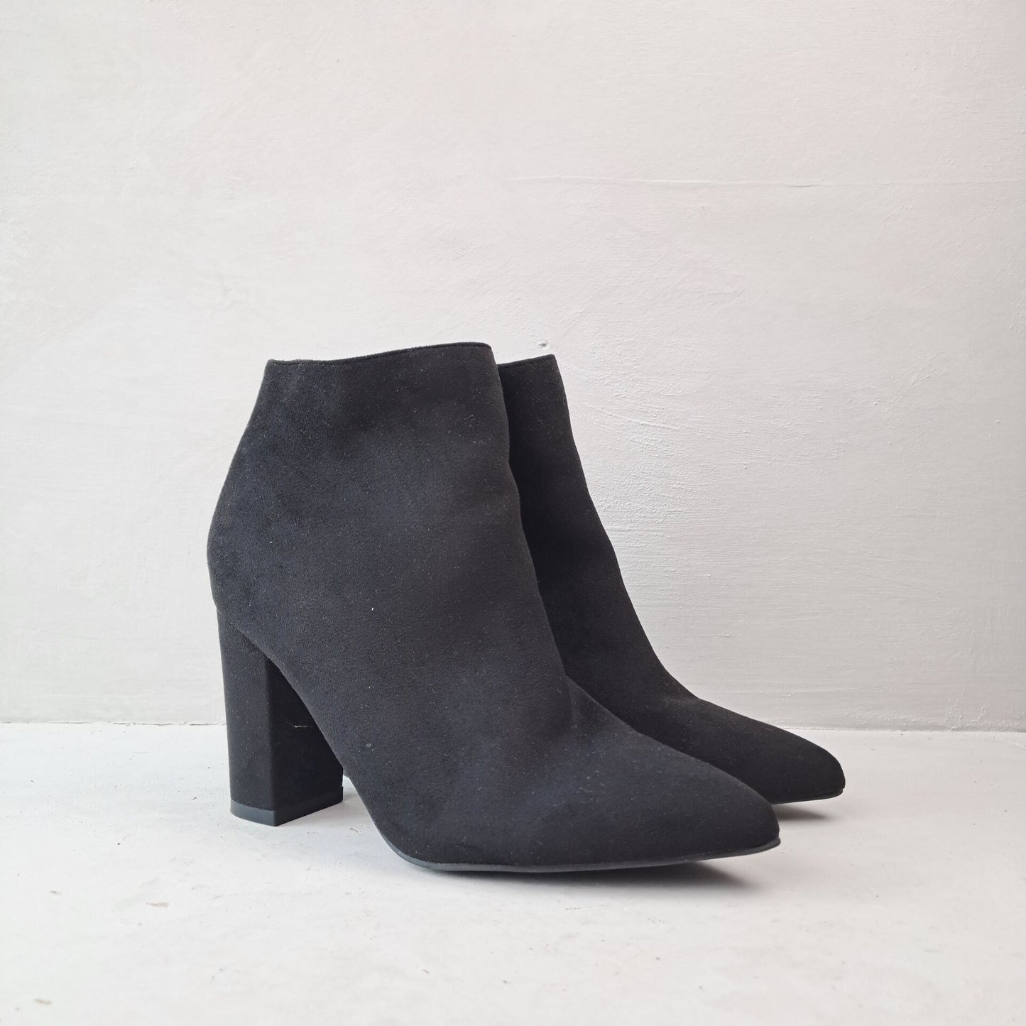 Lulus Womens Black Ankle Boots Size 38,5