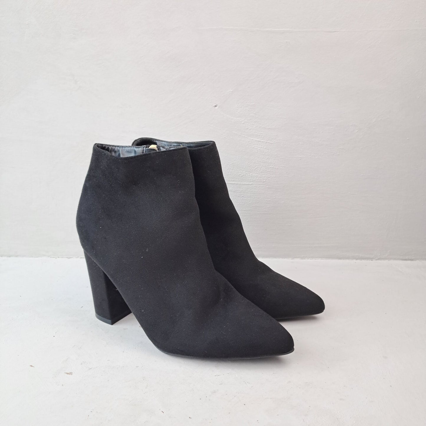 Lulus Womens Black Ankle Boots Size 38,5
