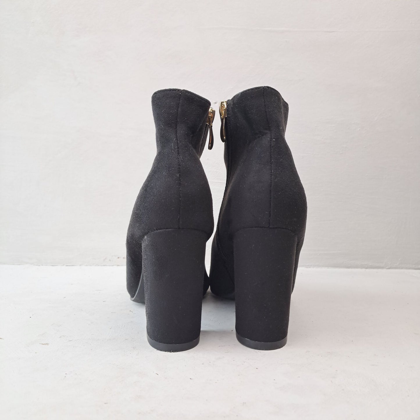 Lulus Womens Black Ankle Boots Size 38,5