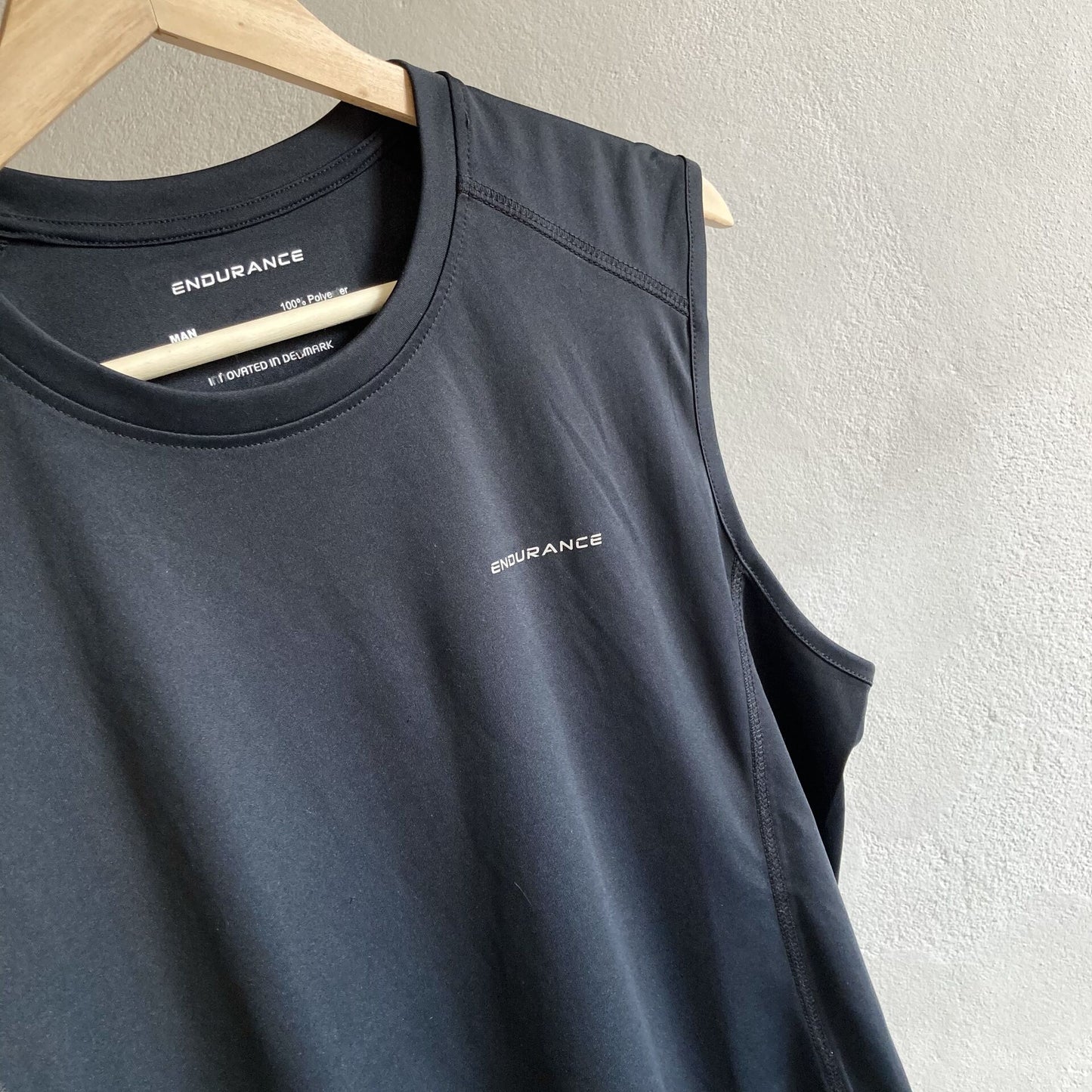 Endurance Mens Sleeveless T-Shirt Size M