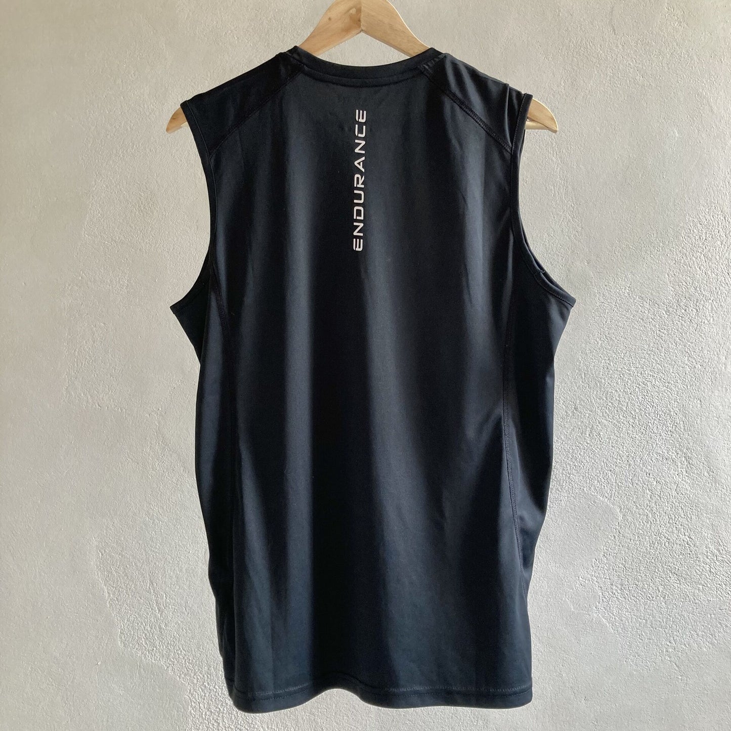 Endurance Mens Sleeveless T-Shirt Size M