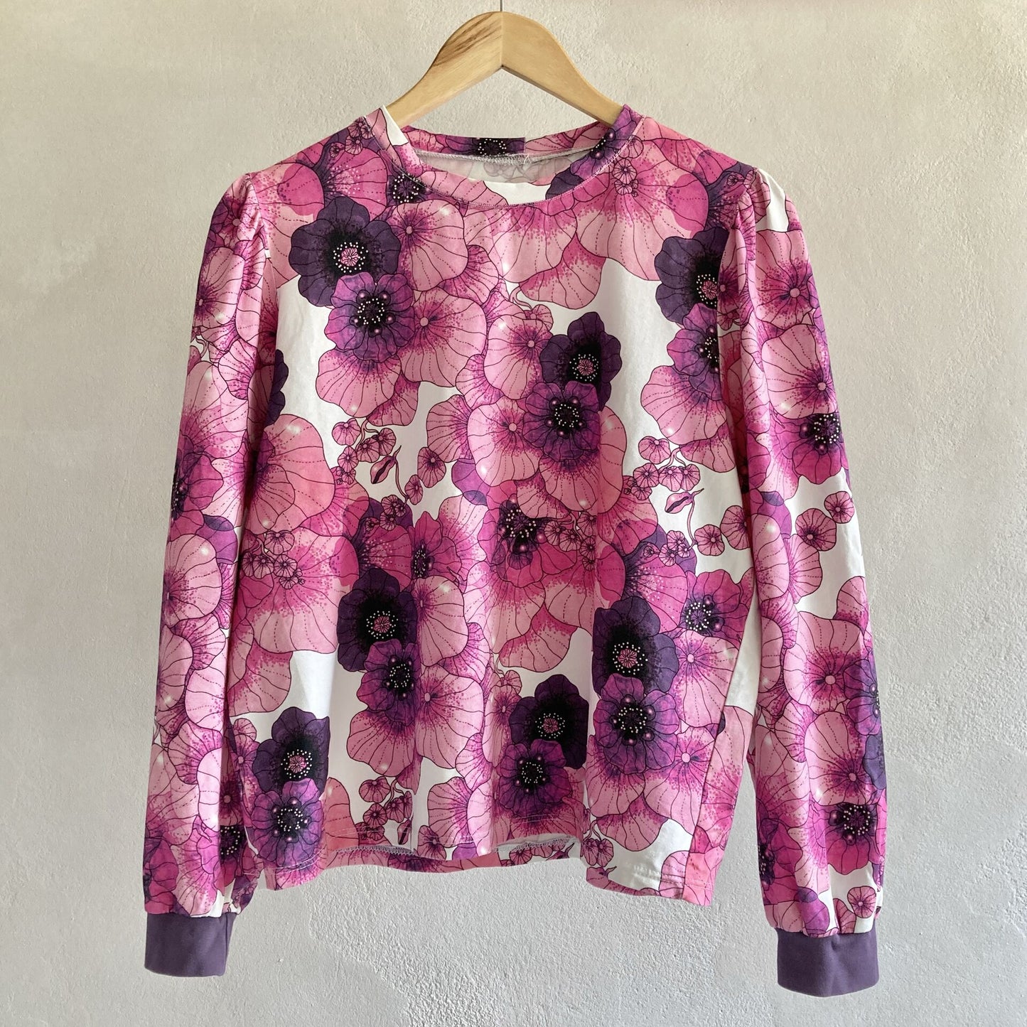Womens Floral Top Size M