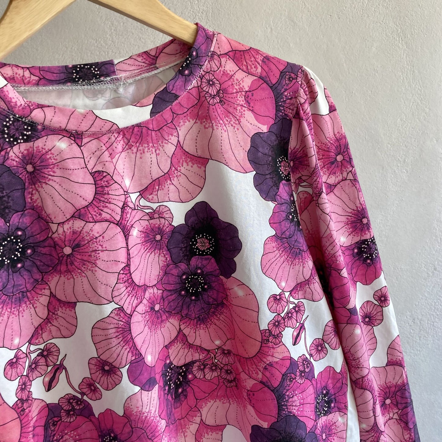 Womens Floral Top Size M