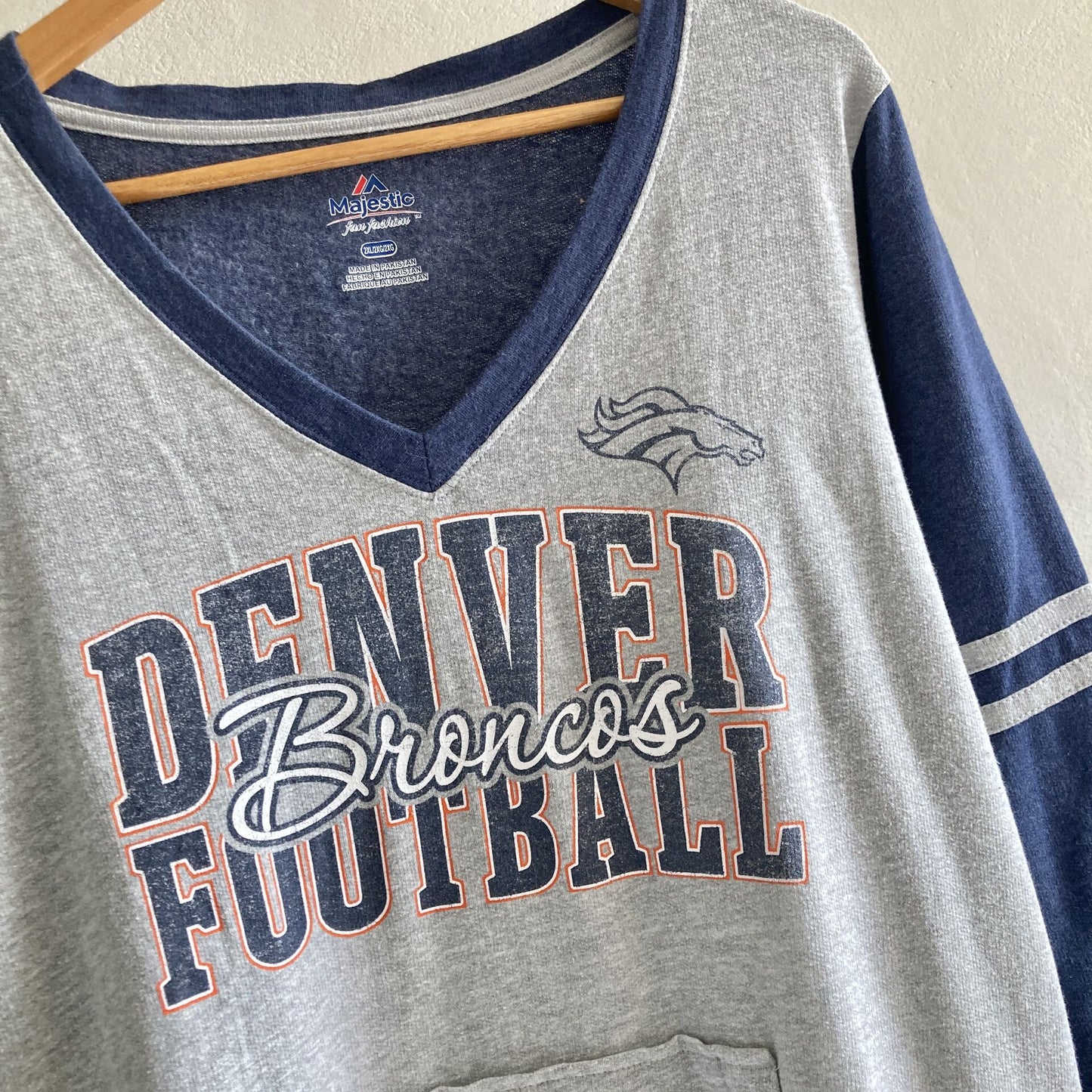 Majestic Womens Denver Broncos Sweatshirt Size 2XL