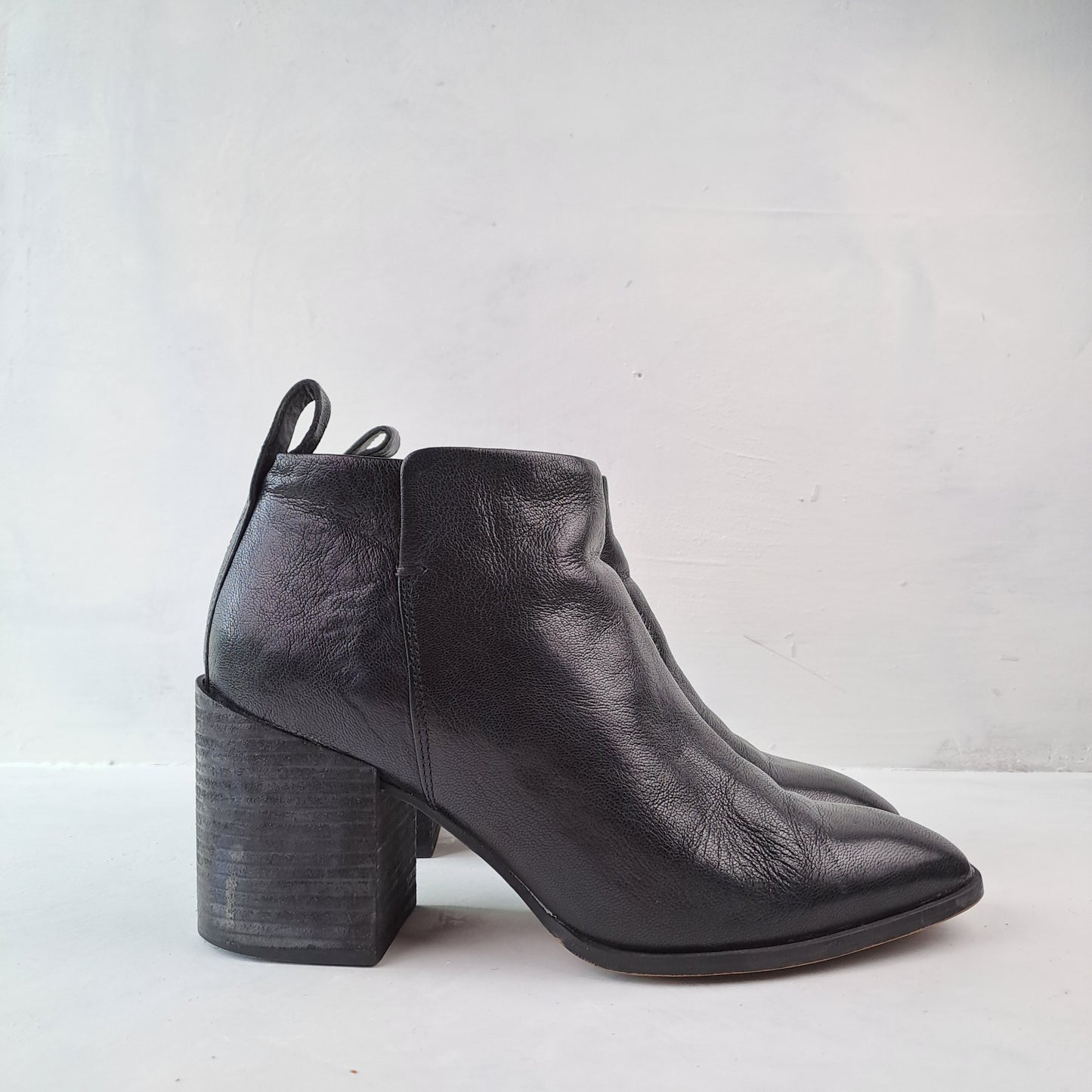Vionic Ladies Black Ankle Boots Size 40