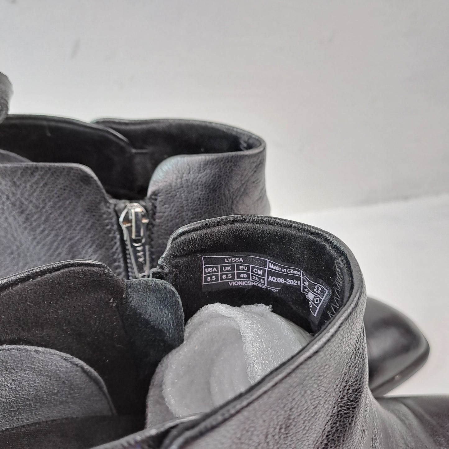 Vionic Ladies Black Ankle Boots Size 40