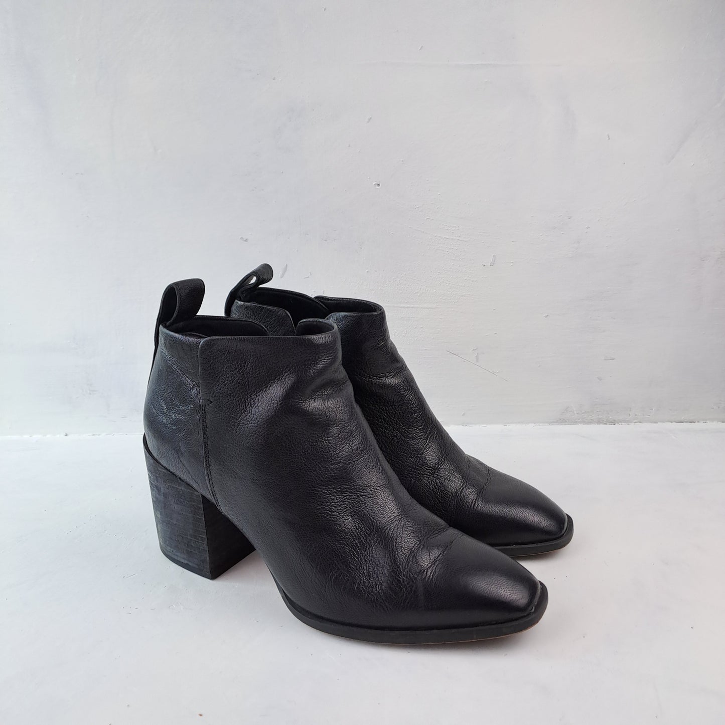 Vionic Ladies Black Ankle Boots Size 40