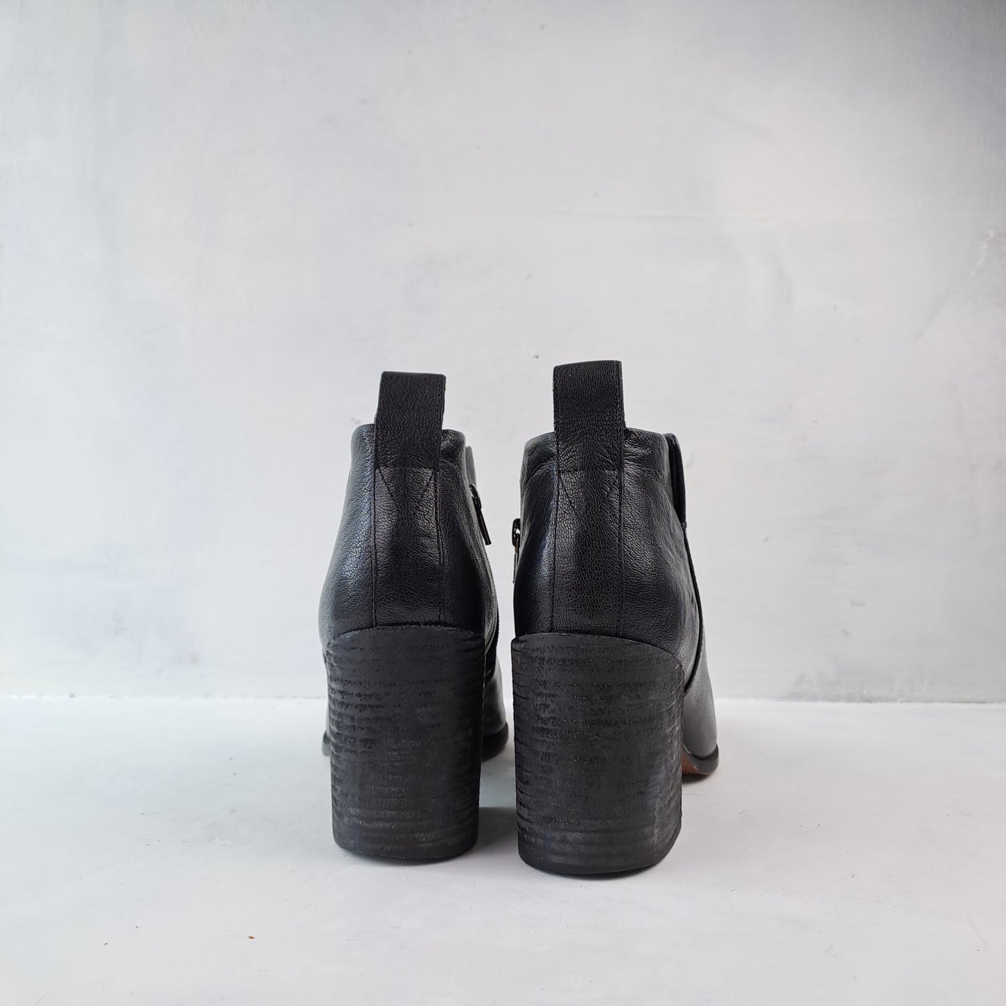 Vionic Ladies Black Ankle Boots Size 40