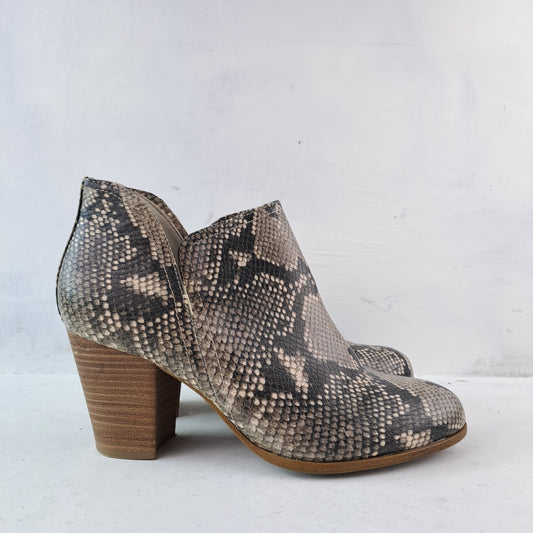 Fergalicious By Fergie Womens Ankle Boots Size 39