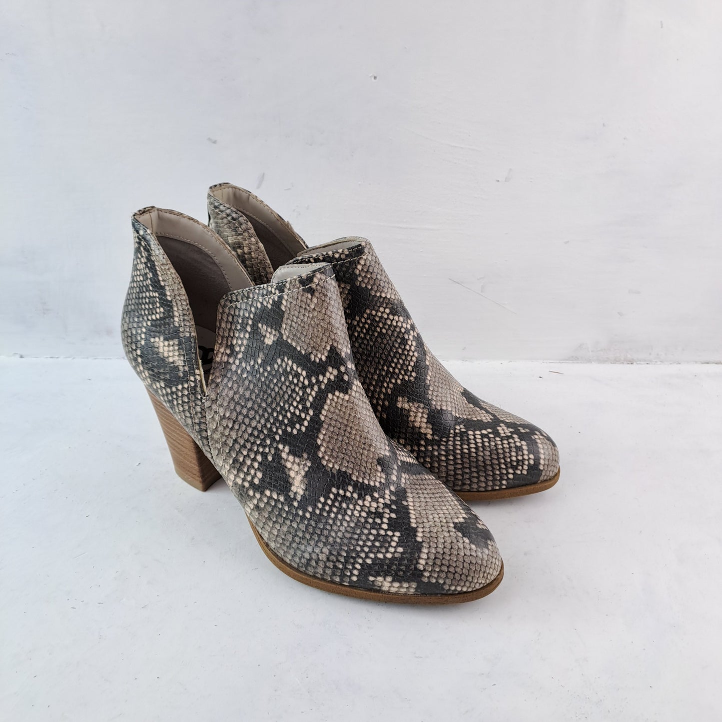 Fergalicious By Fergie Womens Ankle Boots Size 39