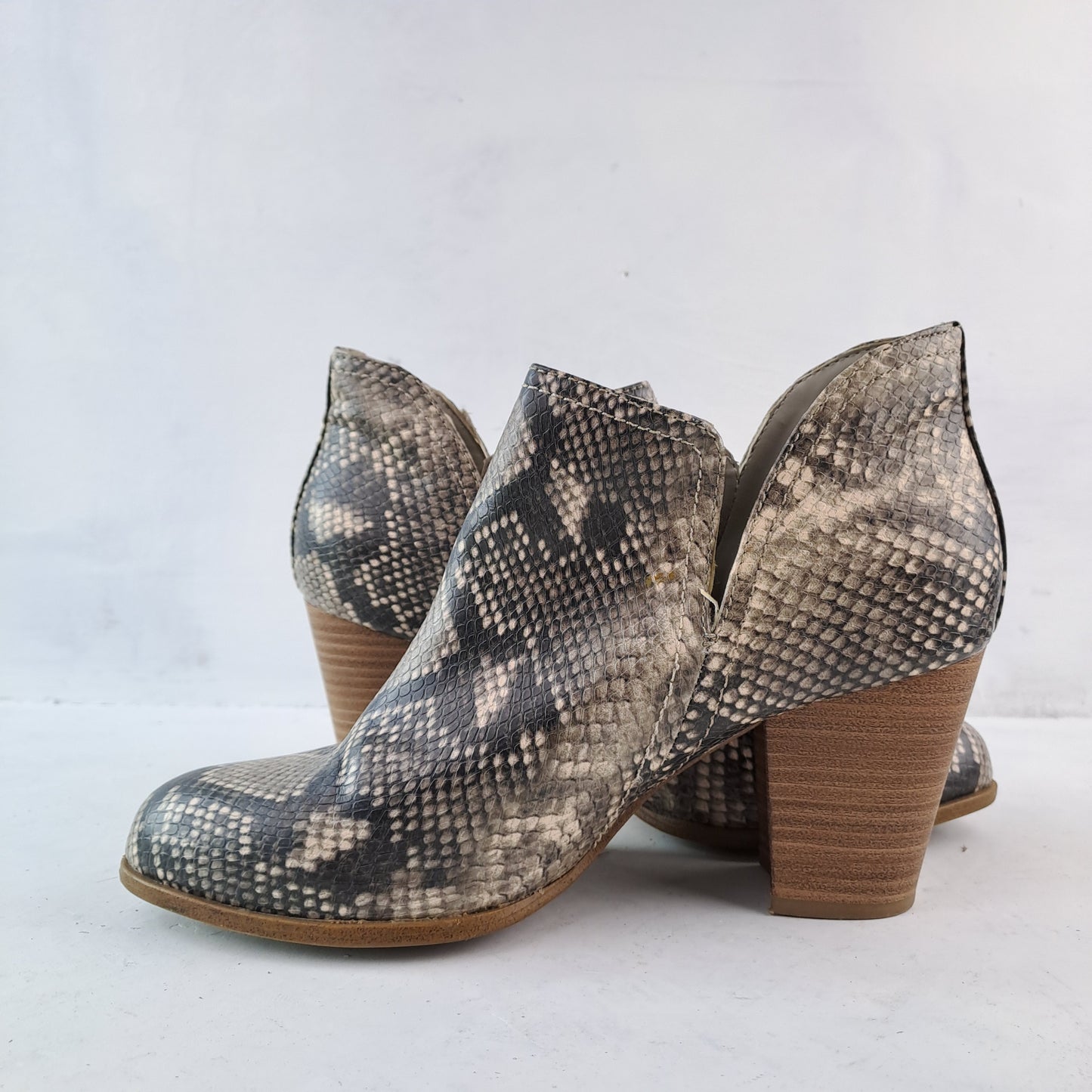 Fergalicious By Fergie Womens Ankle Boots Size 39