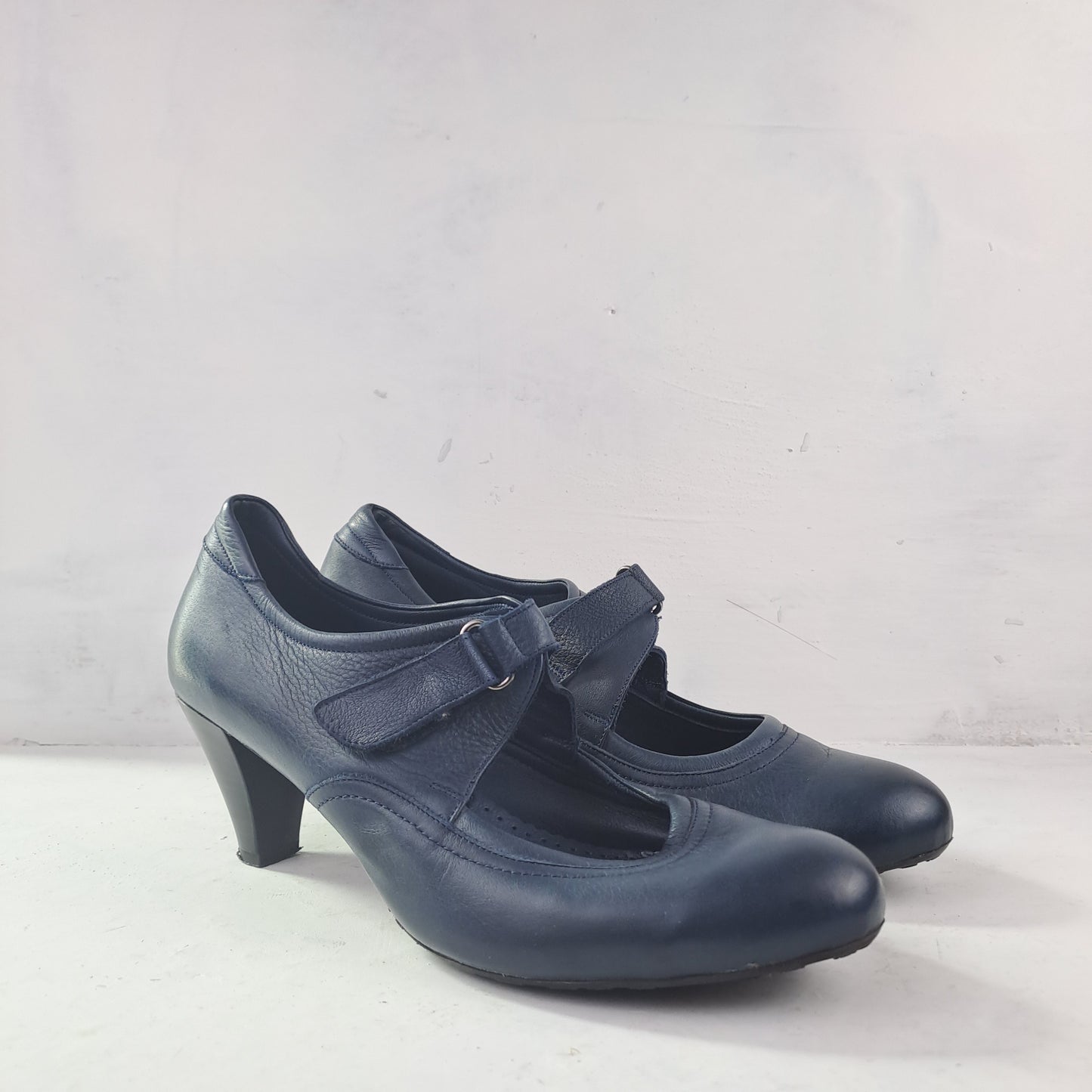 Downtown Ladies Shoes Size 39