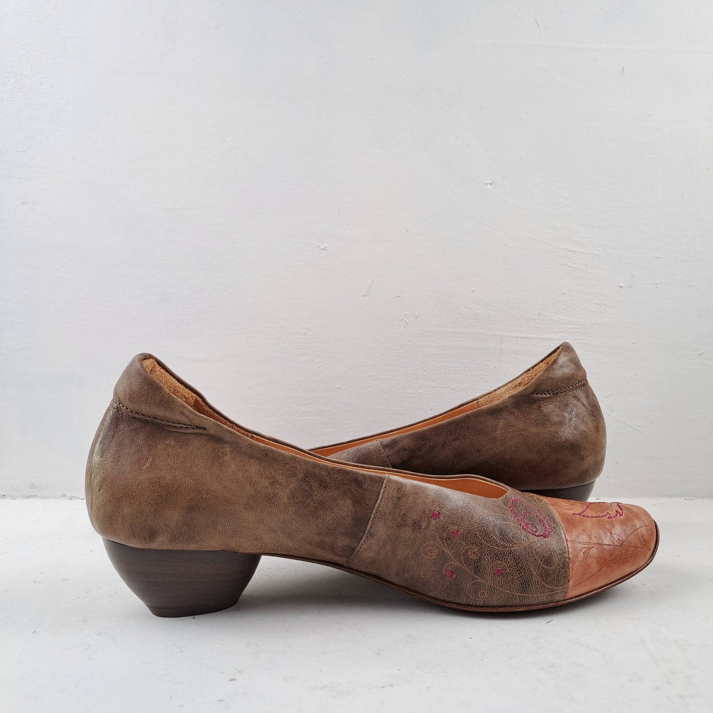 Think Ladies Brown Shoes Size 39.5