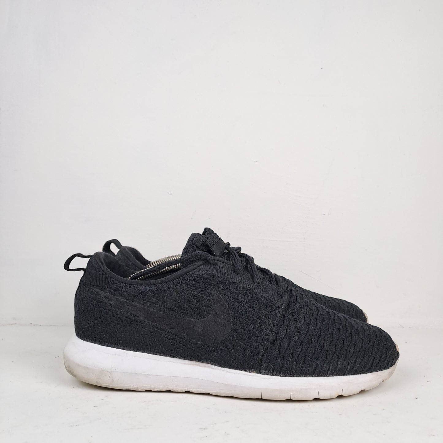 Nike Mens Roshe NM Flyknit Black Trainers Size 42