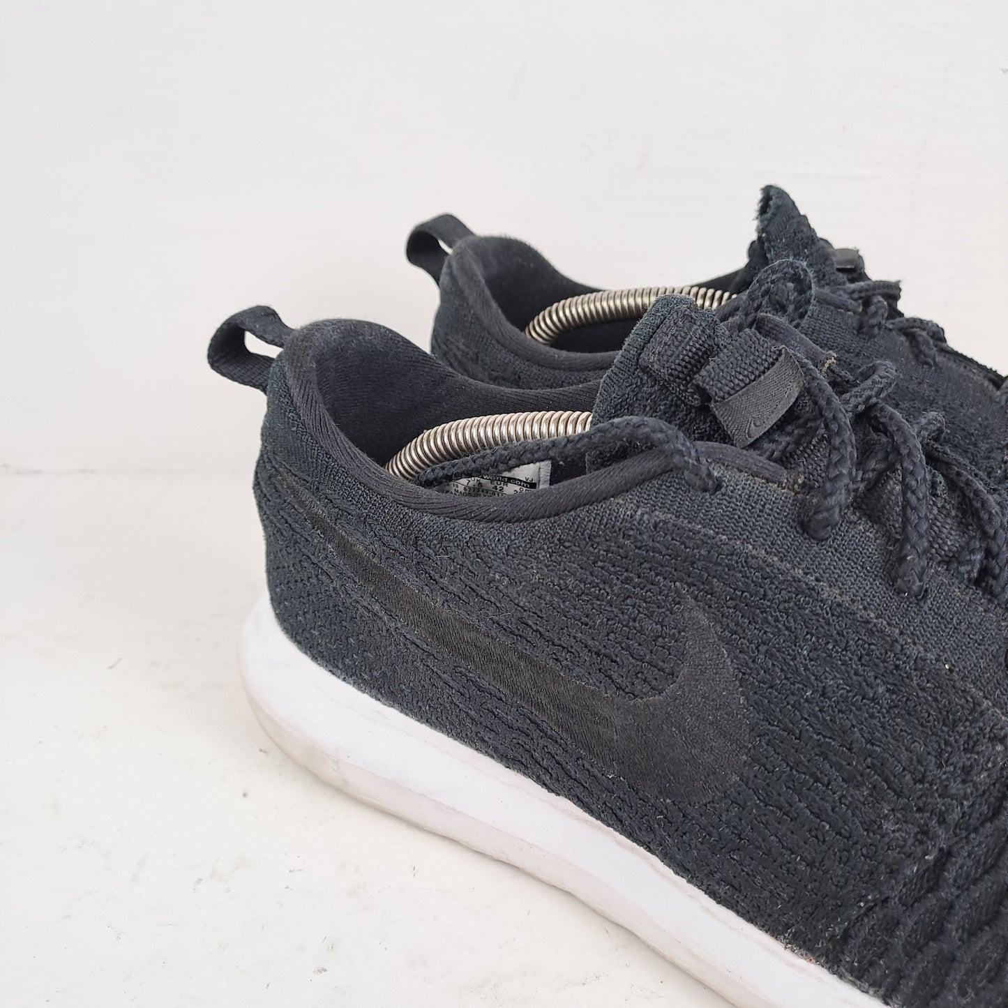 Nike Mens Roshe NM Flyknit Black Trainers Size 42