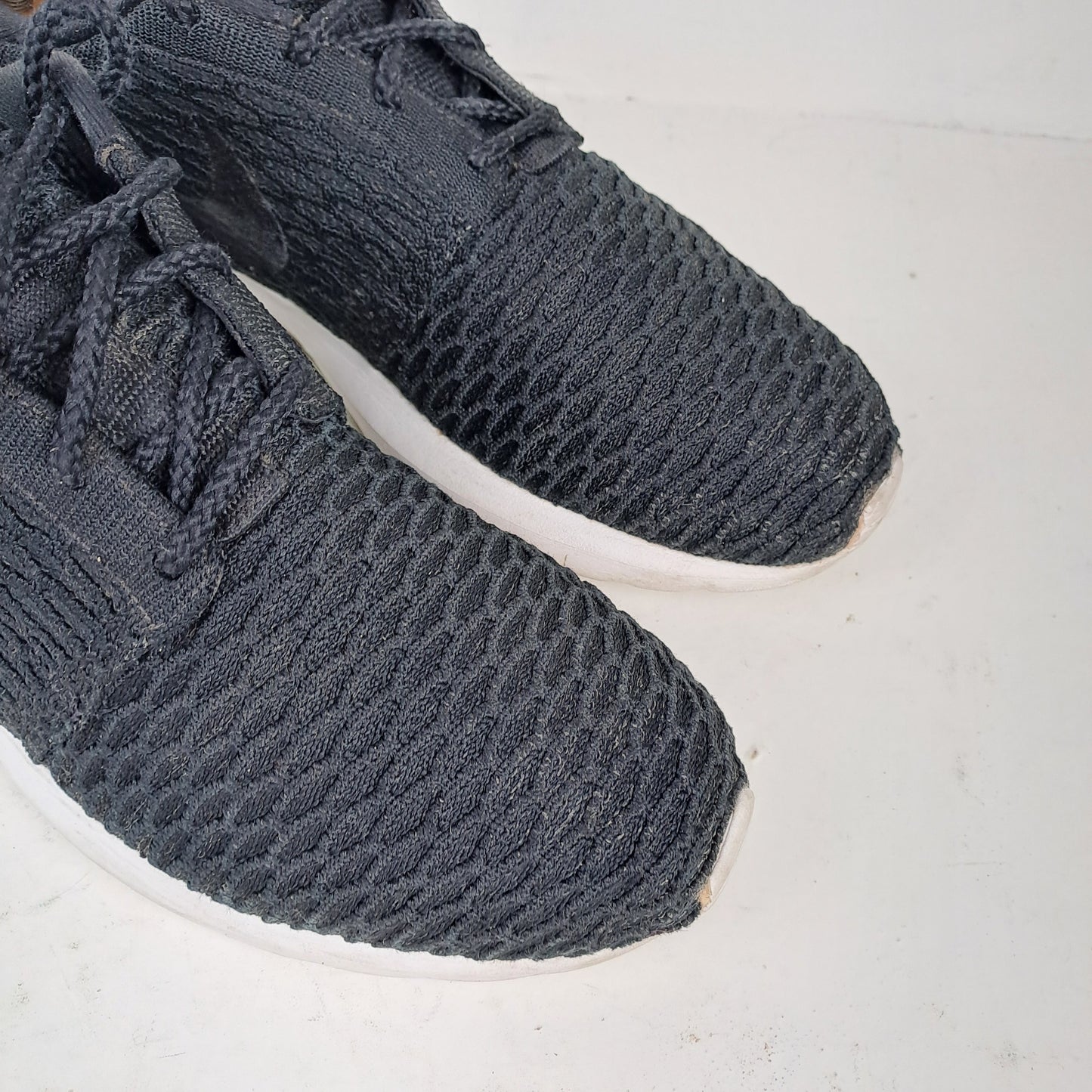 Nike Mens Roshe NM Flyknit Black Trainers Size 42