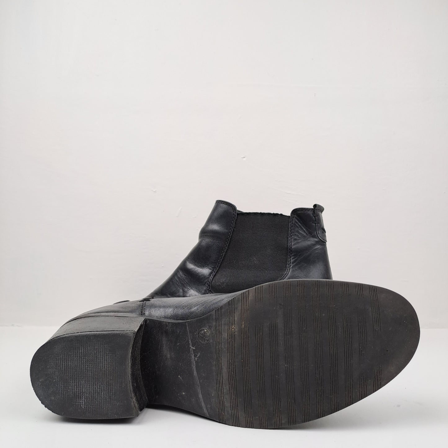 5TH Avenue Ladies Black Ankle Boots Size 40