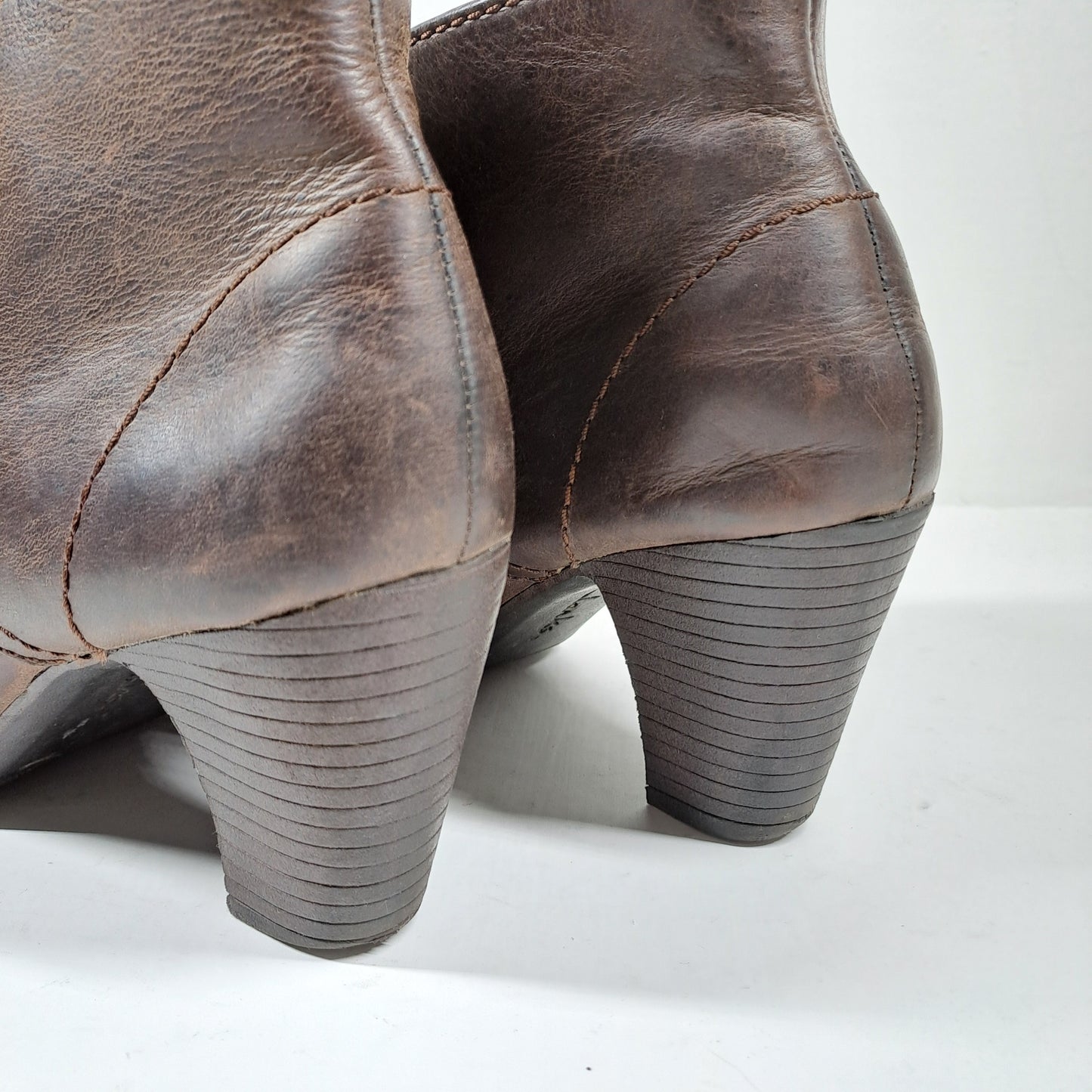Clarks Womens Brown Ankle Boots Size 39