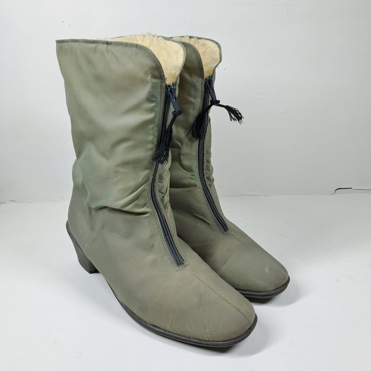 Cobbie Cuddlers Womens Winter Boots Size 40