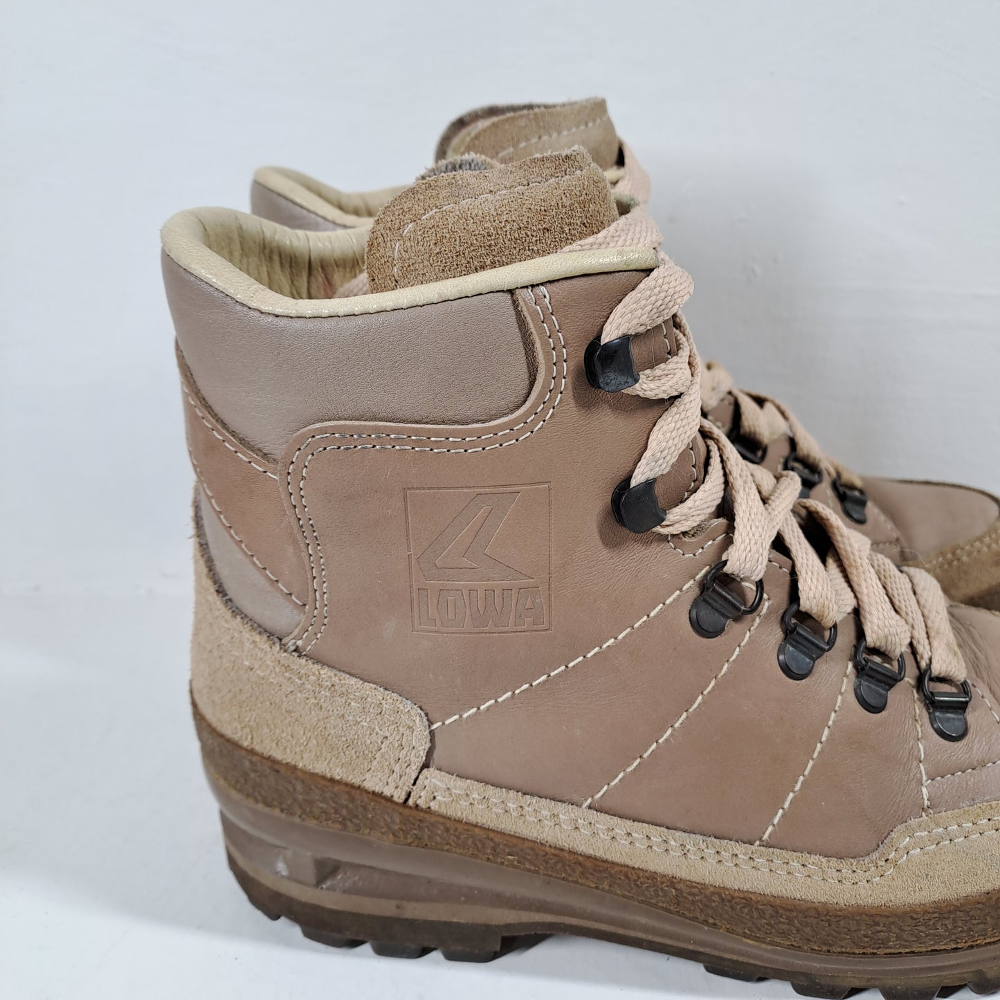 LOWA Womens Ankle Hiking Boots Size 38