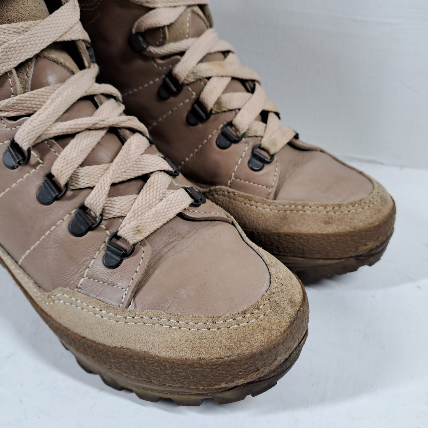 LOWA Womens Ankle Hiking Boots Size 38