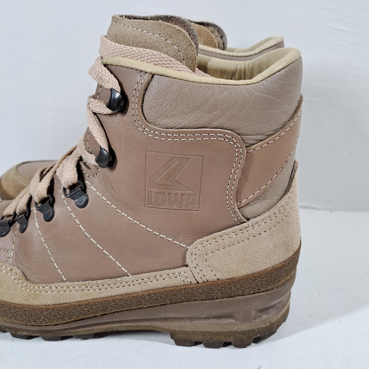 LOWA Womens Ankle Hiking Boots Size 38