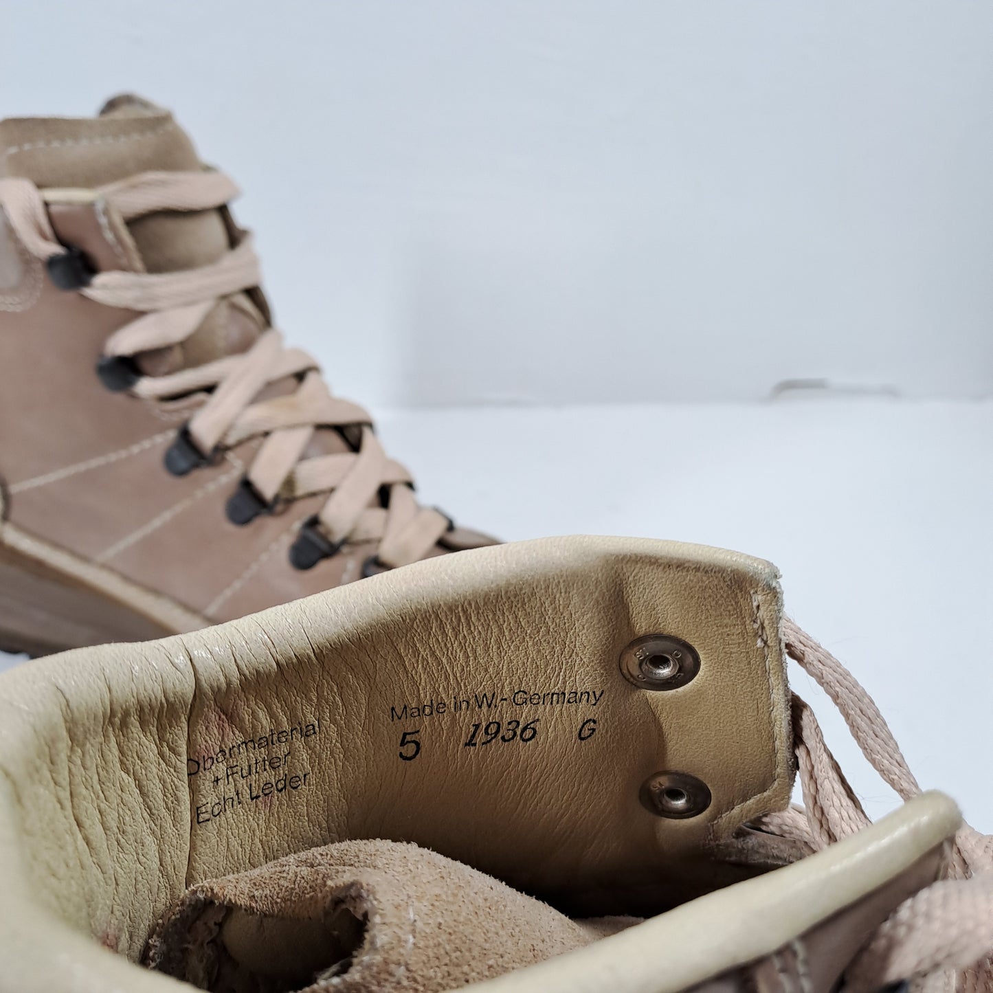 LOWA Womens Ankle Hiking Boots Size 38