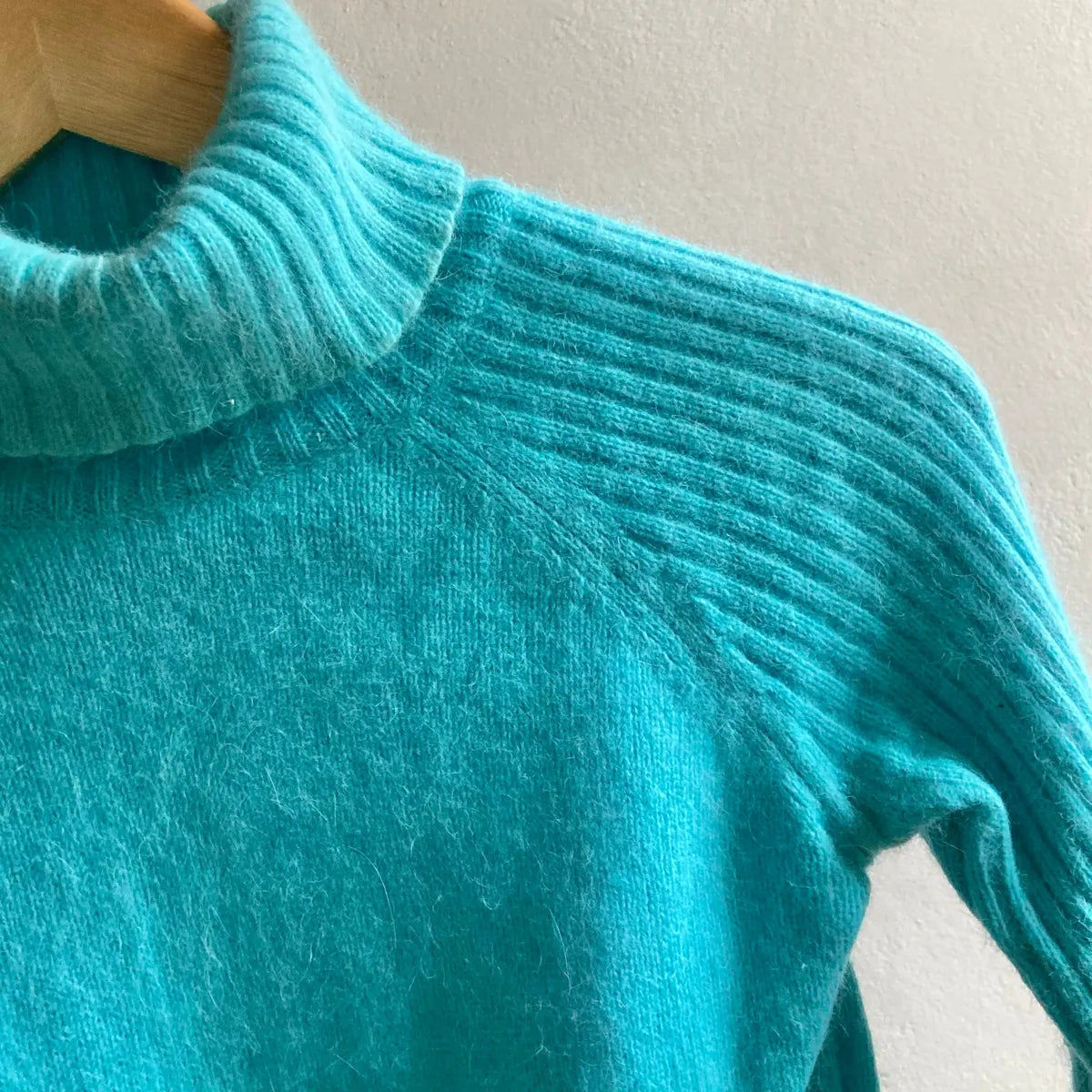 Womens Soft Turquoise Jumper Size M