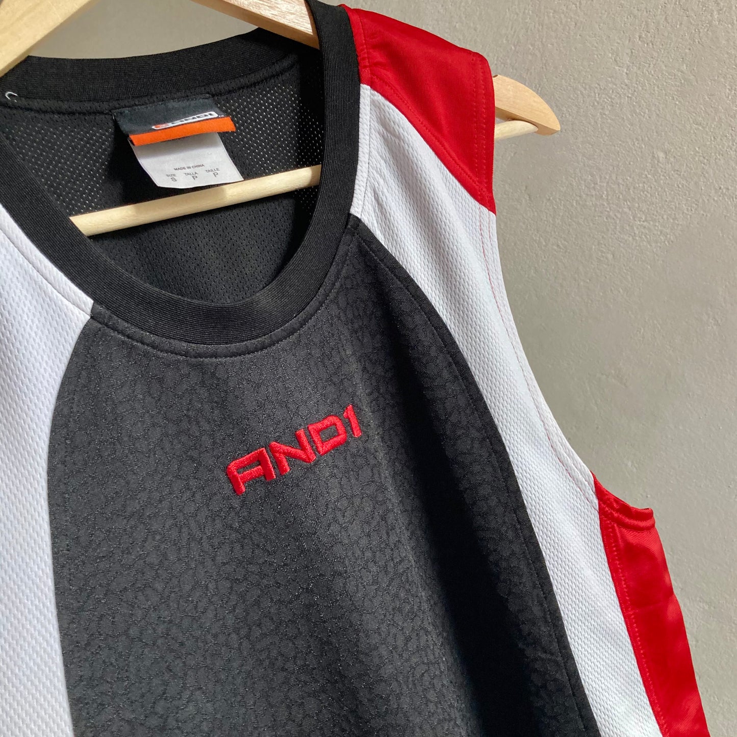 AND1 Y2K Meeste Korvpallisärk, Vest Suurus S