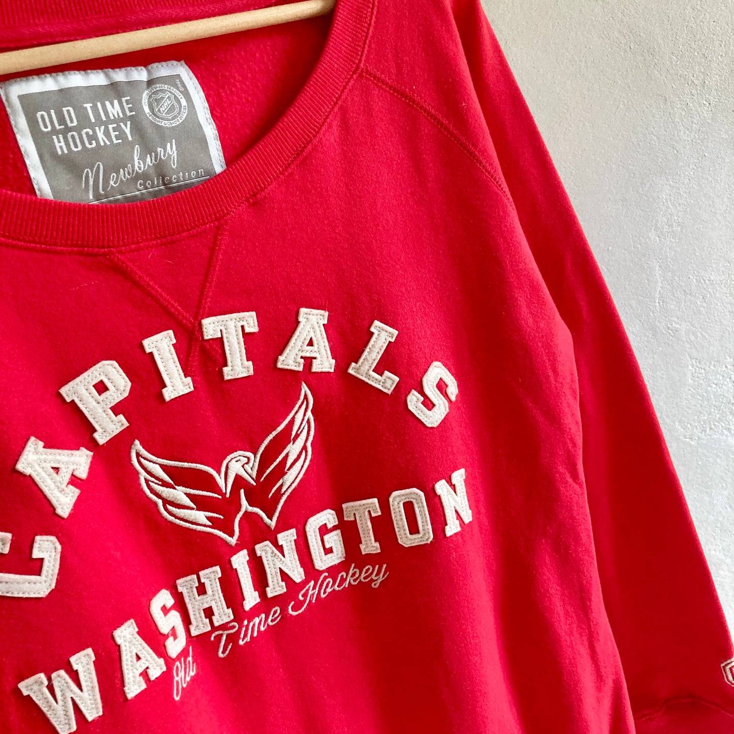 NHL Washington Capitals Womens Sweatshirt Size M