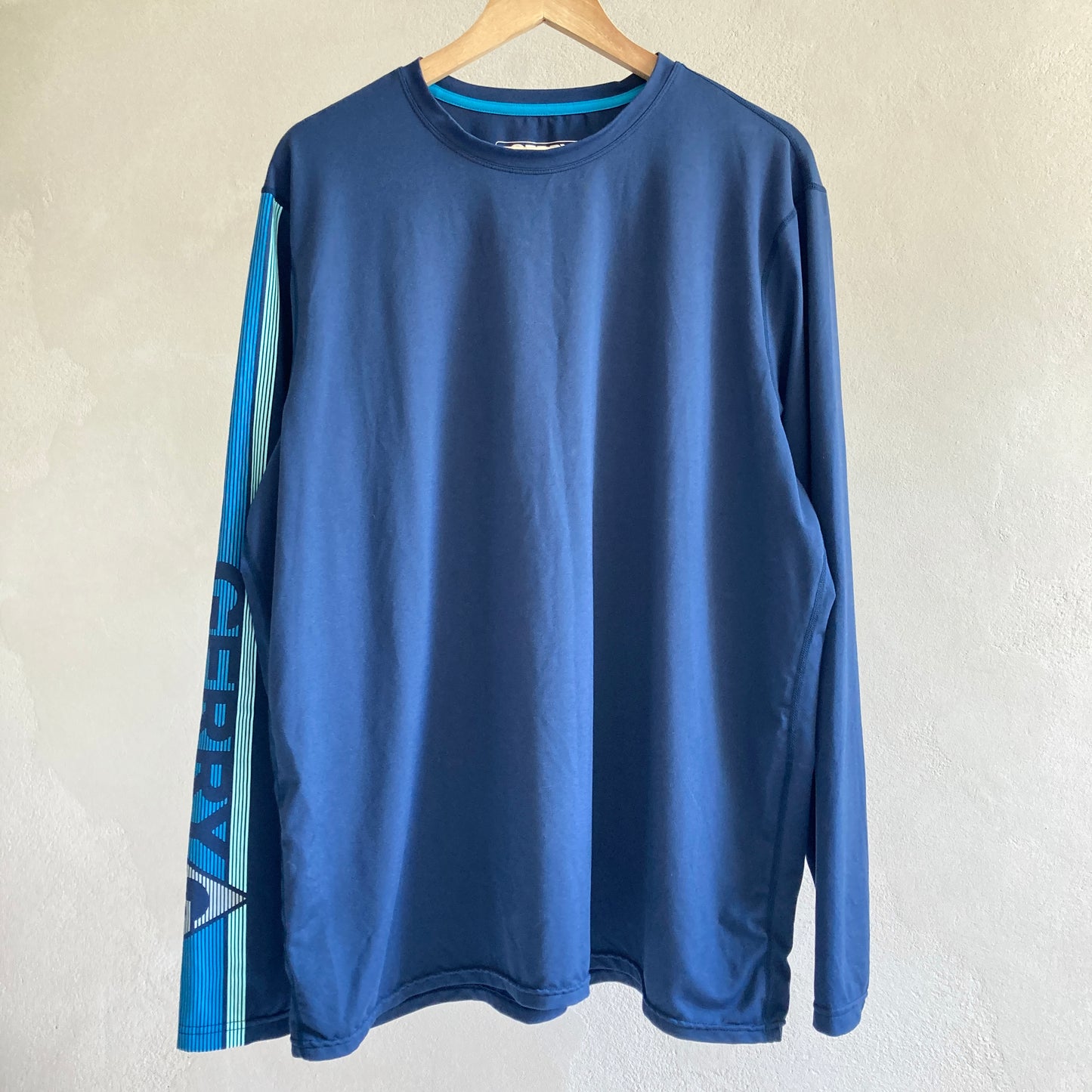 Mens Sports Top Size 2XL