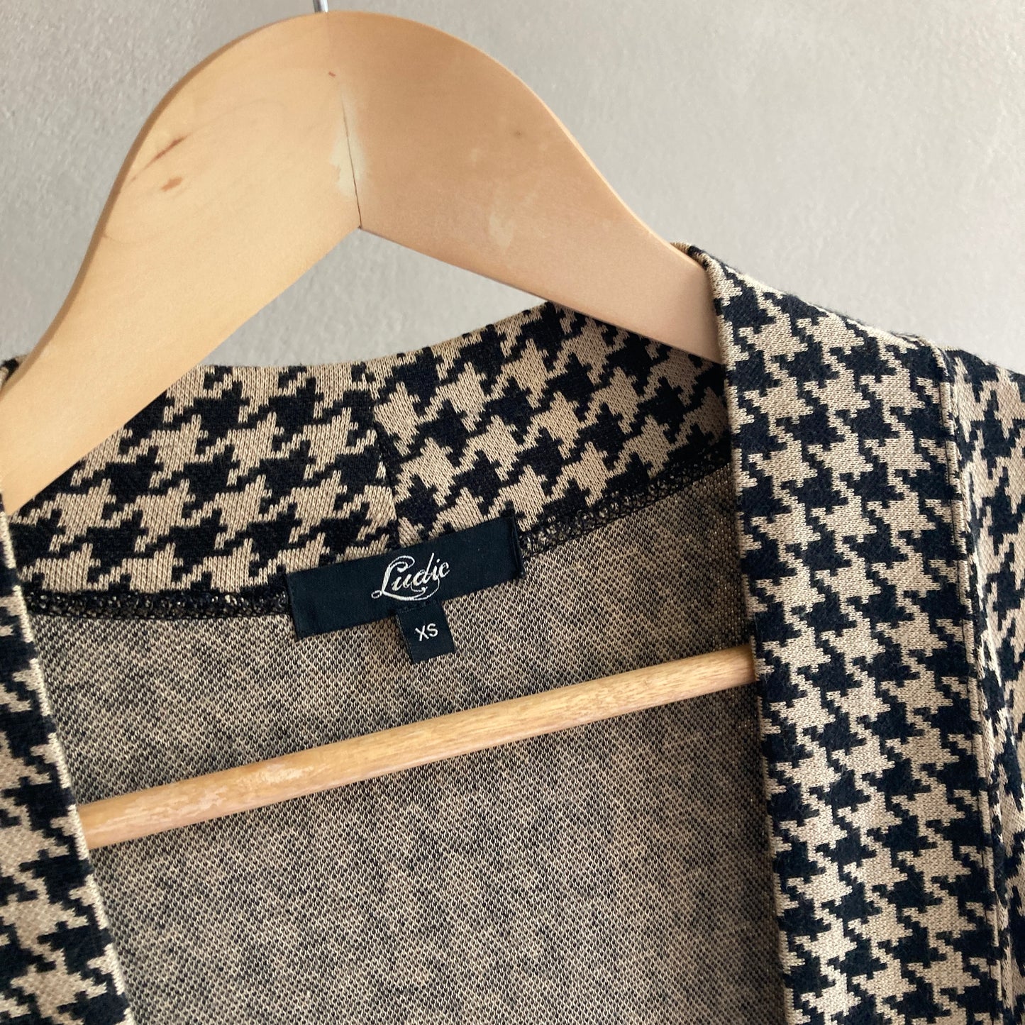 Womens Dogtooth Cardigan Size XS