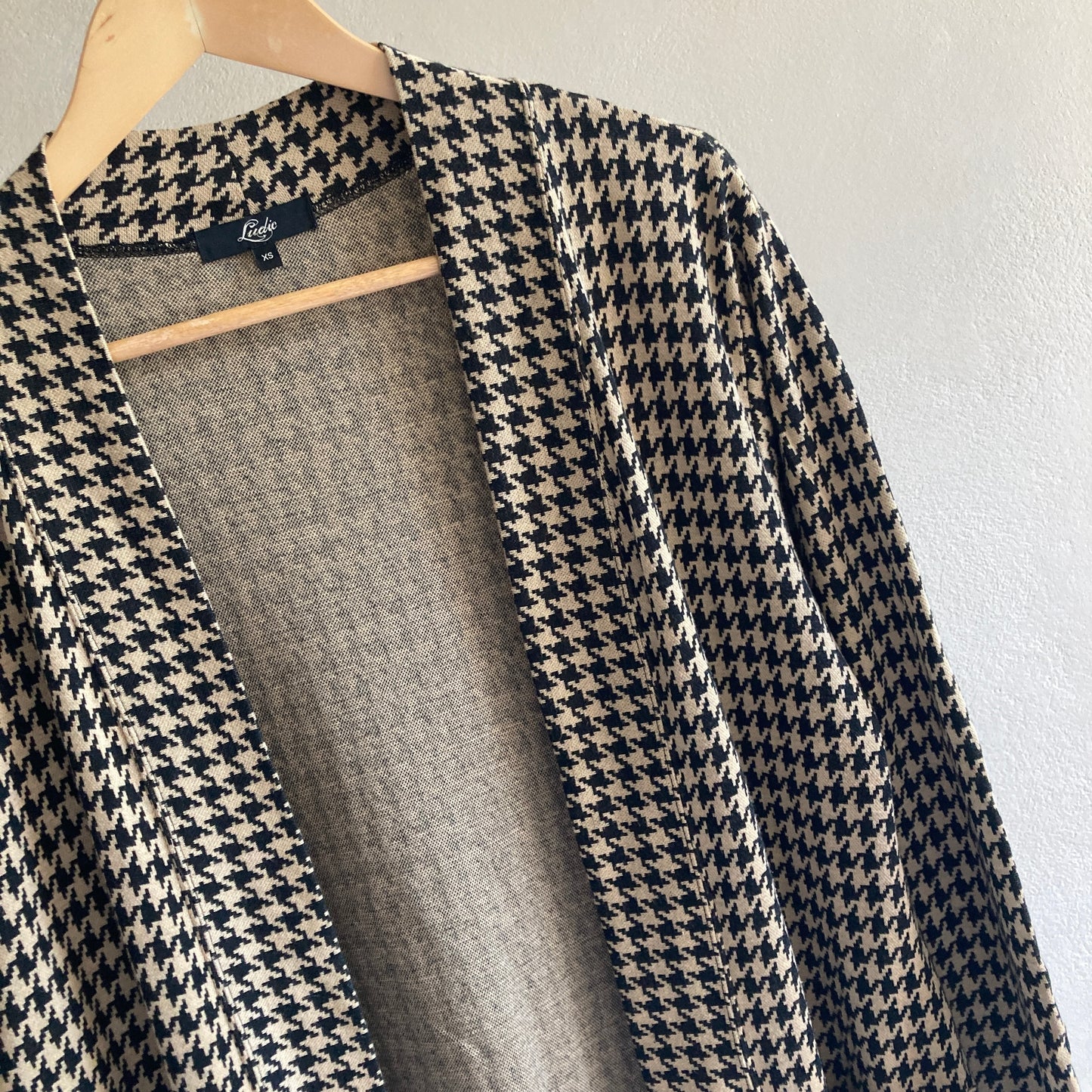Womens Dogtooth Cardigan Size XS