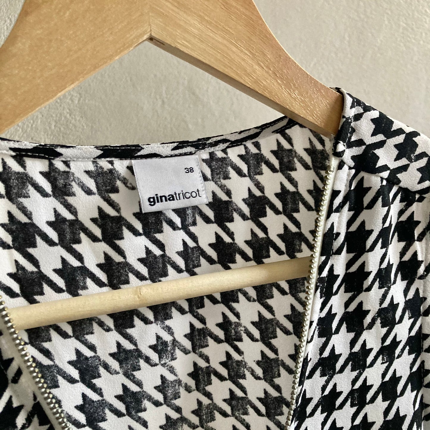 Gina Tricot Womens Sleeveless Blouse Size 38