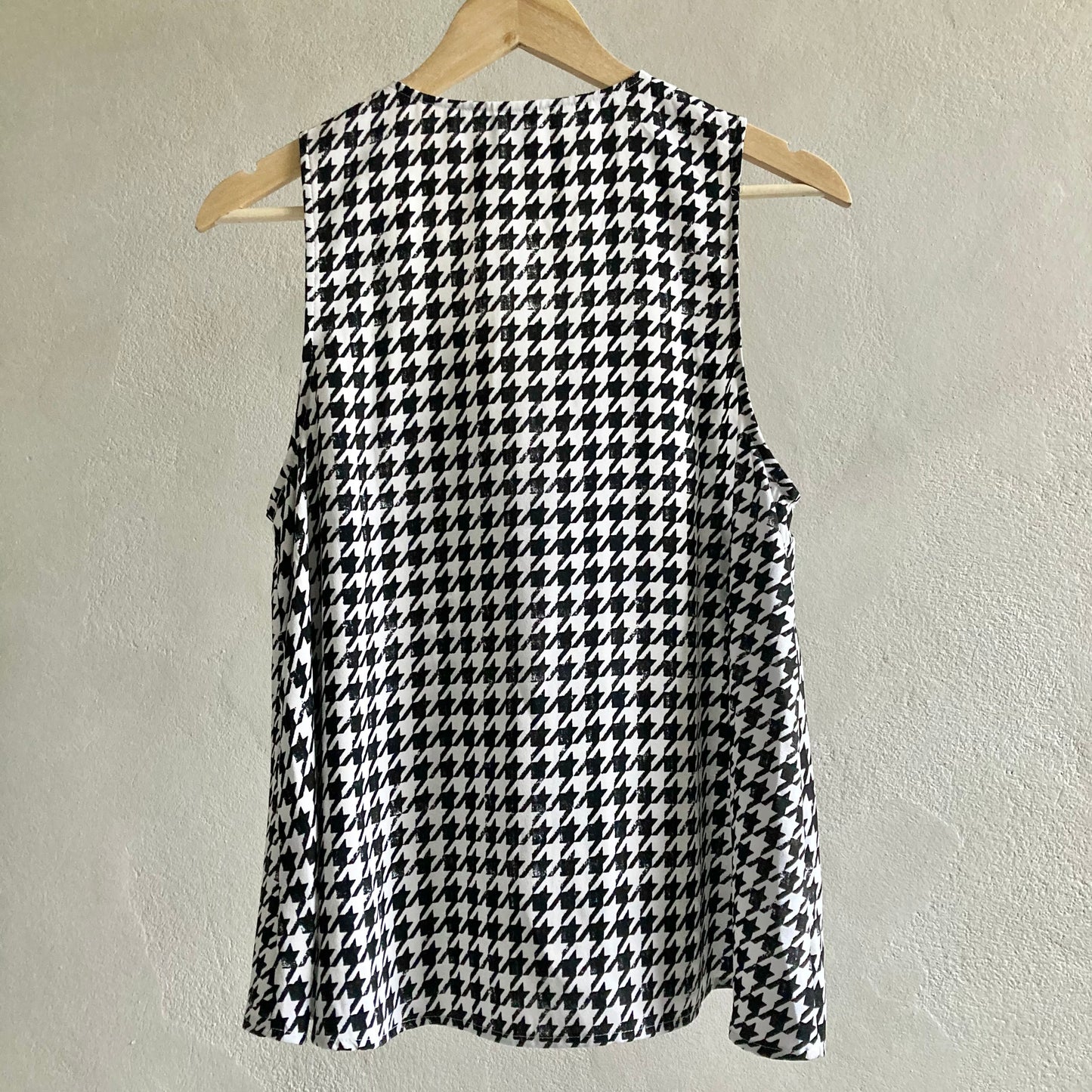 Gina Tricot Womens Sleeveless Blouse Size 38