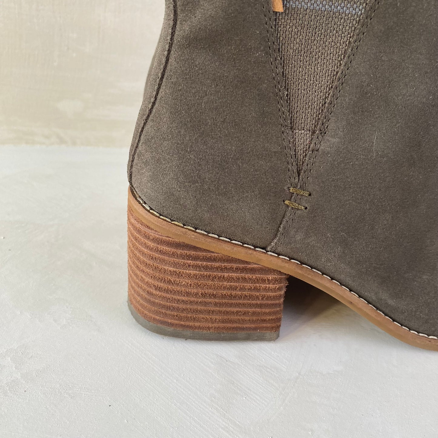 Toms Womens Chelsea Dakota Leather Boots Size 37.5