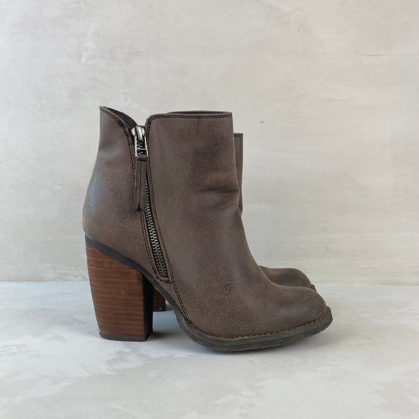 Ladies Block Heel Ankle Boots Size 37