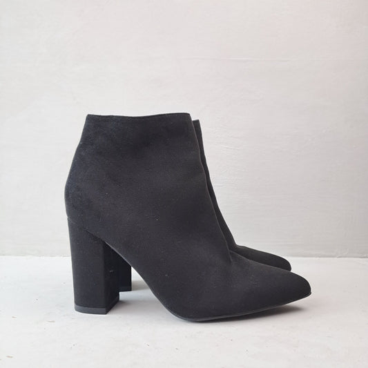 Lulus Womens Black Ankle Boots Size 38,5