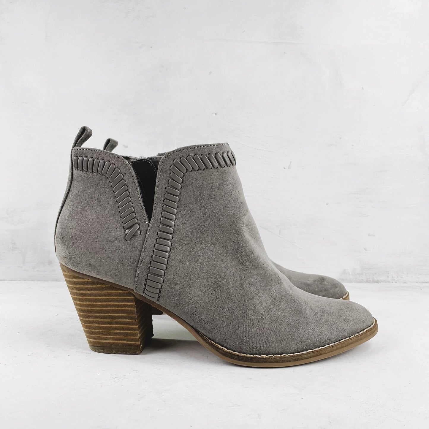 Dolce Vita Ladies Grey Ankle Boots Size 38.5