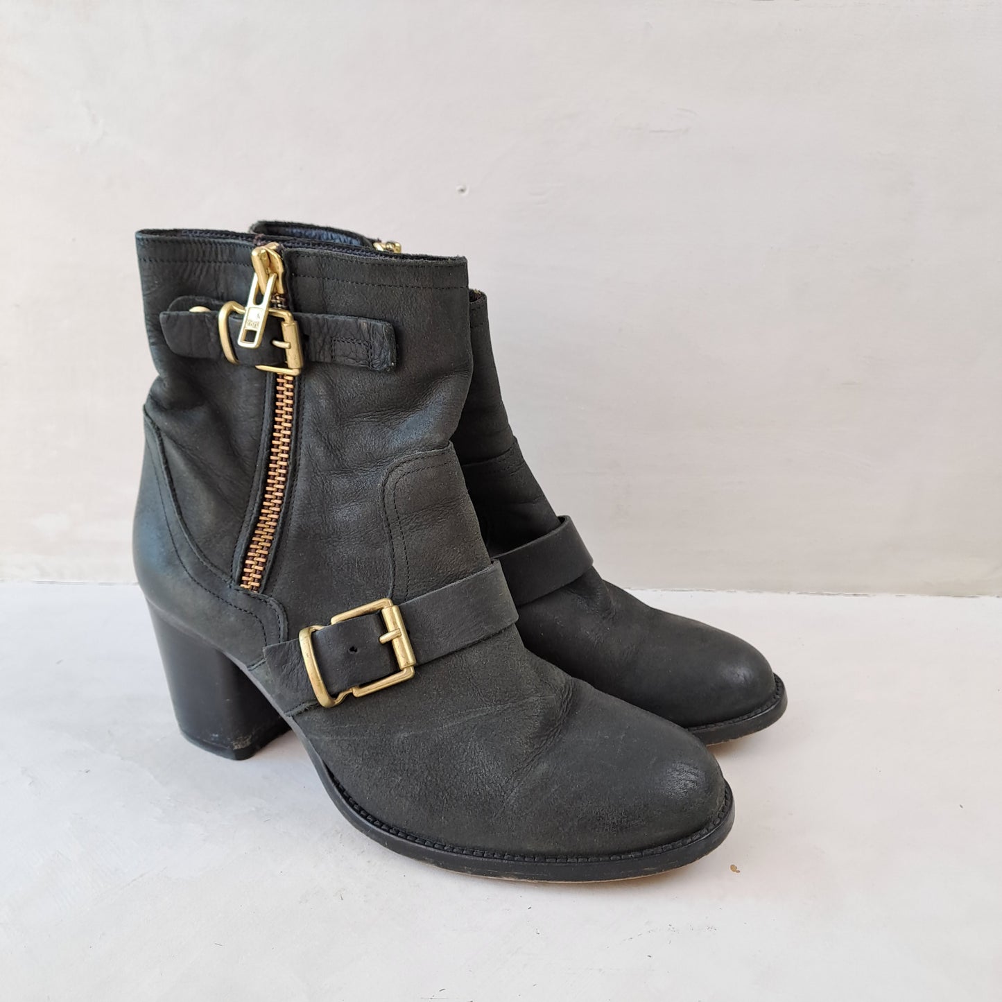 Sacha Womens Ankle Boots Size 39