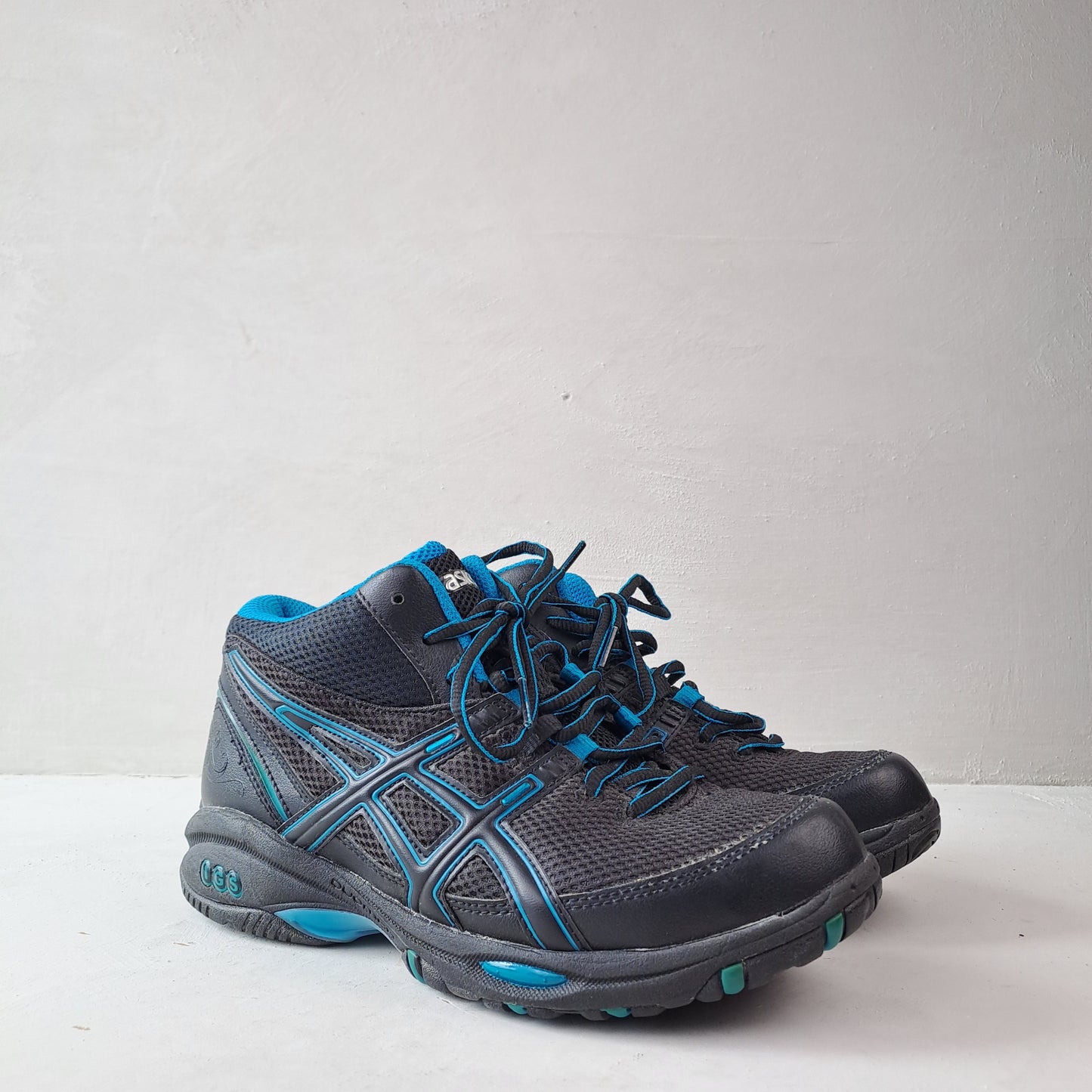 Asics Ladies Black Hiking Shoes Size 37