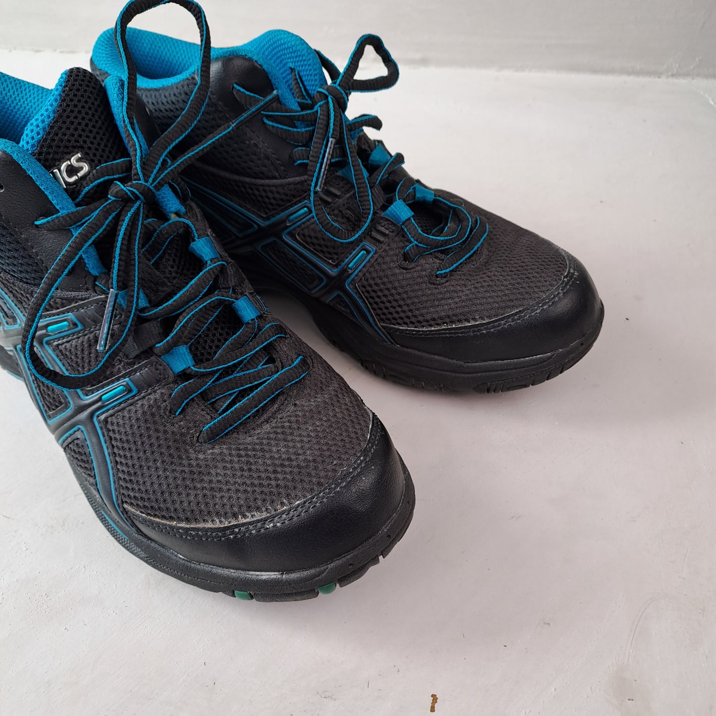 Asics Ladies Black Hiking Shoes Size 37