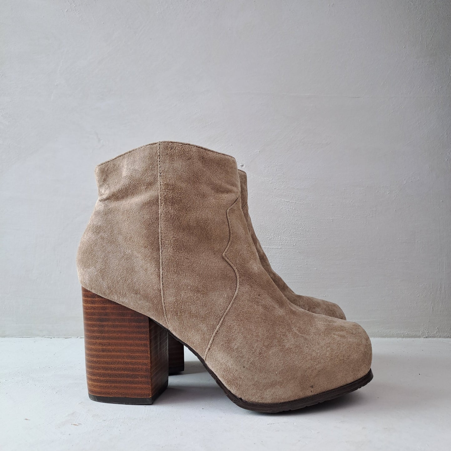 Roots Ladies Ankle Boots Size 39