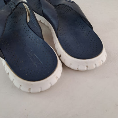 Cole Haan Navy Flip-Flops Size 38