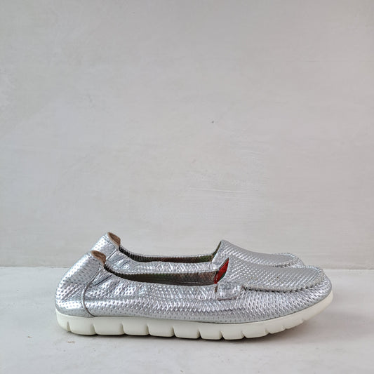 SAS Ladies Grey Silver Casual Shoes Size 38.5