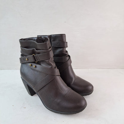 Ladies Brown Comfort Ankle Boots Size 37,5