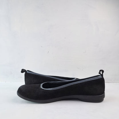 Ladies Black Flat Shoes Size 38