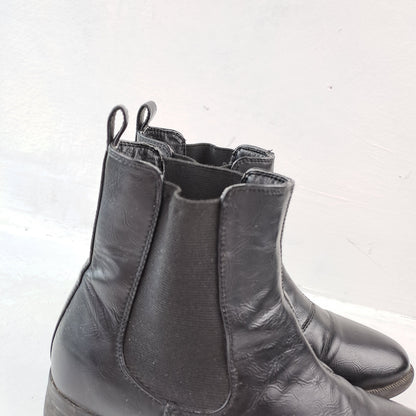 VOX Ladies Black Chelsea Boots Size 37